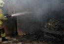 На території одного з гаражних кооперативів Києва гасили пожежу