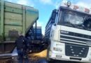 У Миргороді вантажівка зіткнулася з товарним потягом